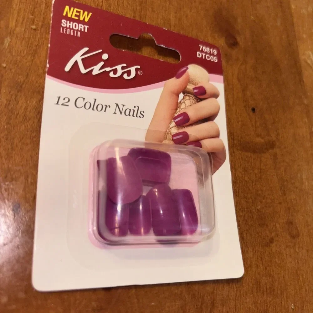 Kiss Color Nails Short Length 76819 DTC05 Fuscia Hit Pink Glue On NEW 12 Nails
